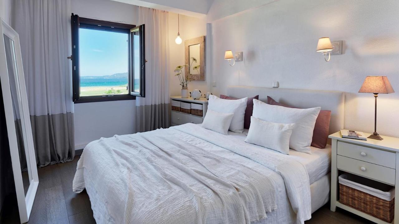 Soleado Beachfront Villa Skala Fourkas Bagian luar foto